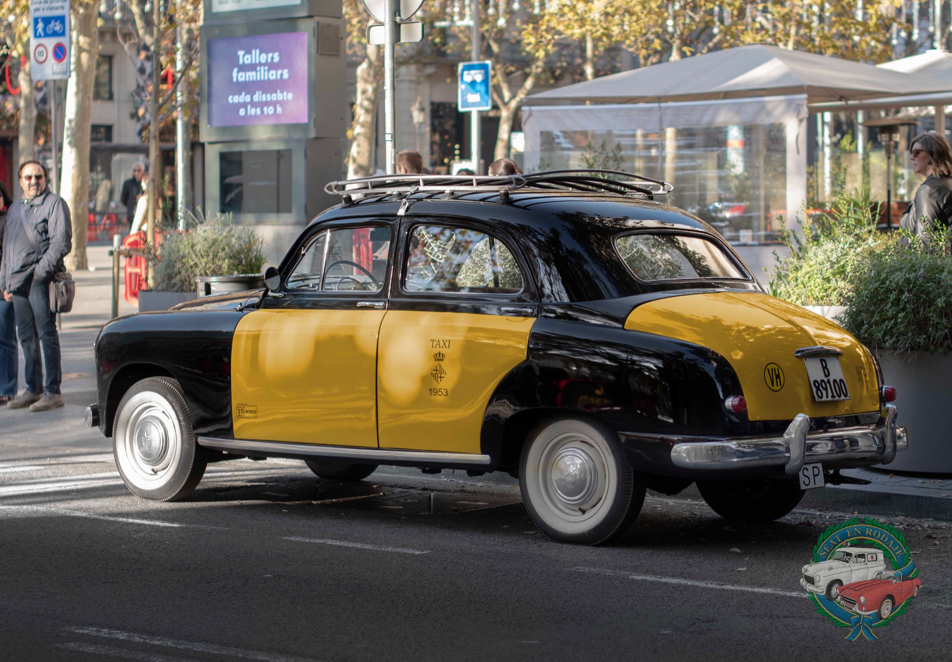 1/2 Diecast miniaturas: SEAT 1500 1/2 taxi de Barcelona, coches inolviables. Deburnout